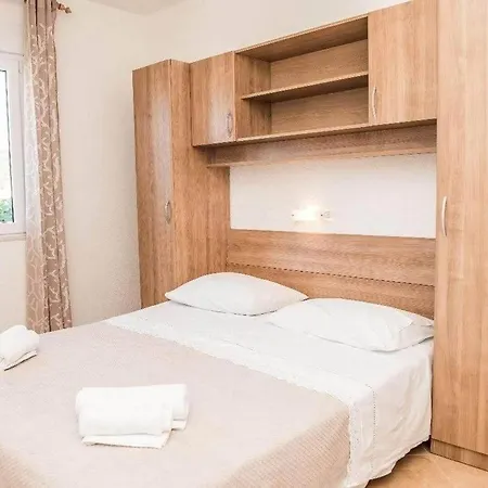 With Parking Space - Trogir - 25256 Apartment *